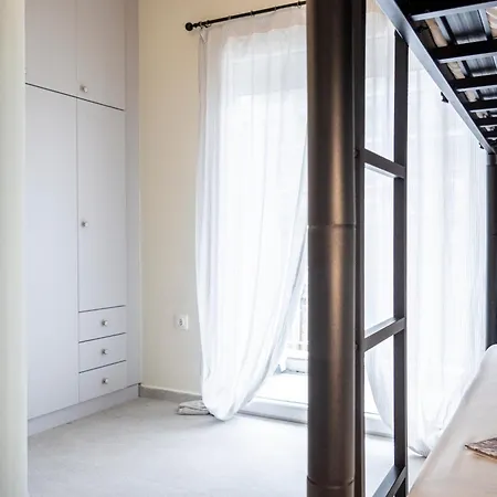 Houseloft Seaview Hub *